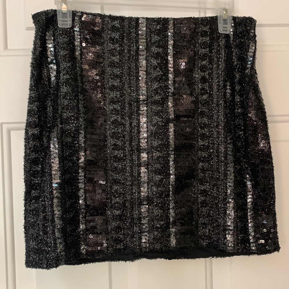 🖤 Sparkly Skirt